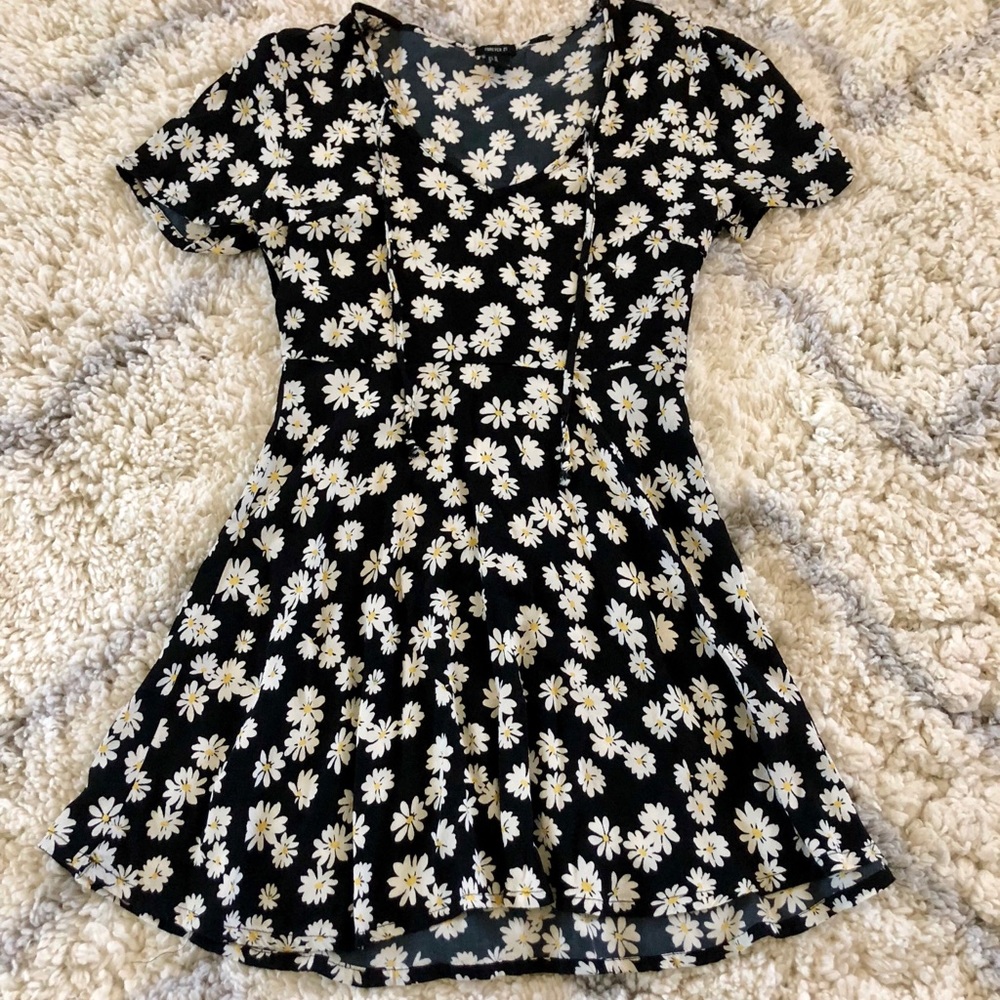 Forever 21 Daisy print Dress